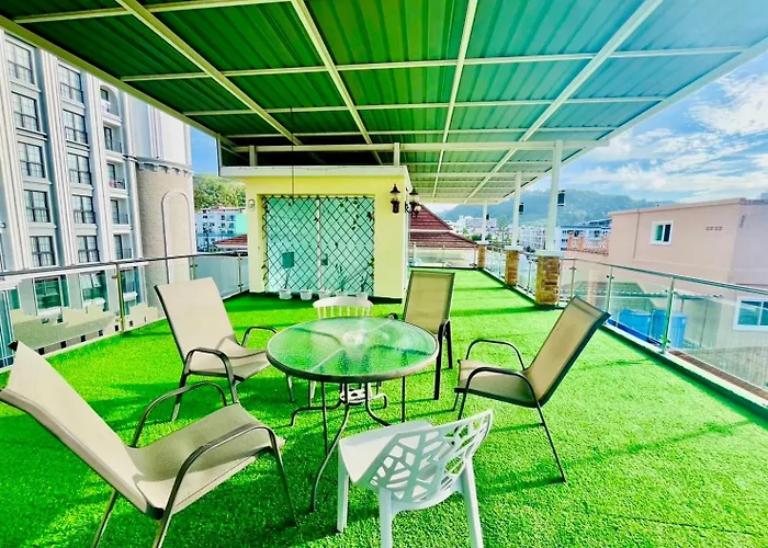 Patong Spacious 4 Bedroom Vacation Home