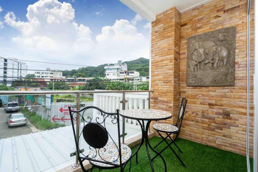 Spacious 4 Bedroom Vacation Rooftop Views Hébergement de vacances Patong
