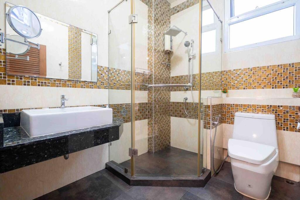 Hébergement de vacances Spacious 4 Bedroom Vacation Rooftop Views